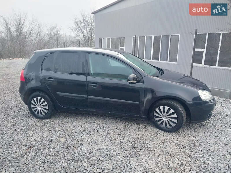 Volkswagen Golf (2004)
