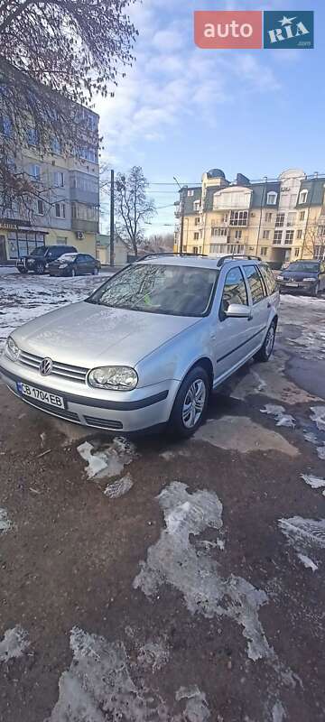 Volkswagen Golf (2003)