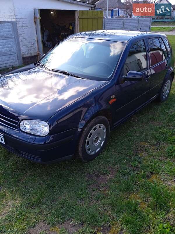 Volkswagen Golf (2000)