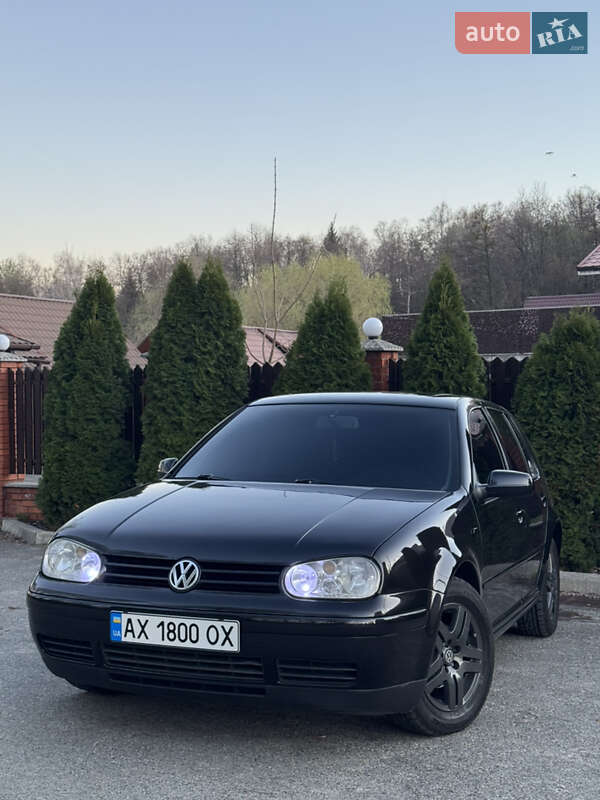 Volkswagen Golf (2002)
