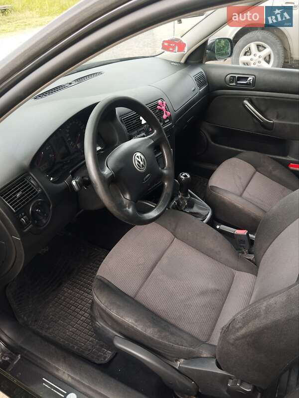Volkswagen Golf (2000)