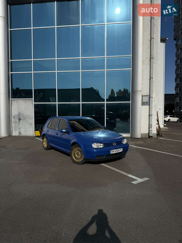 Volkswagen Golf (1998)