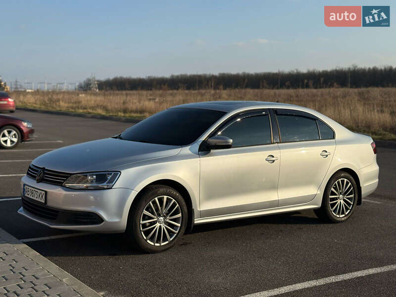 Volkswagen Jetta (2011)