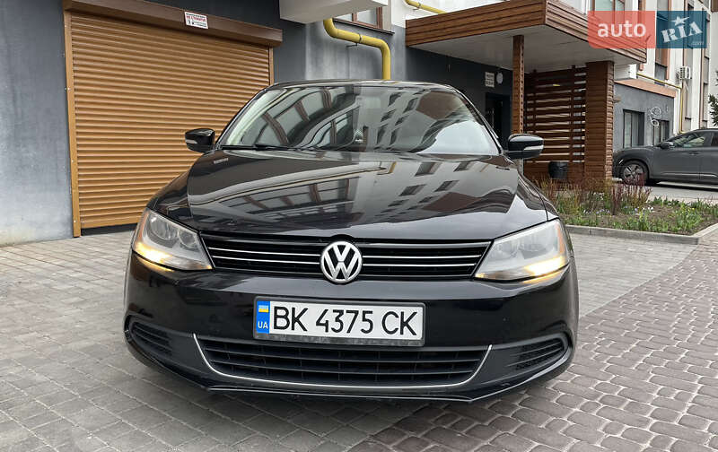 Volkswagen Jetta (2014)