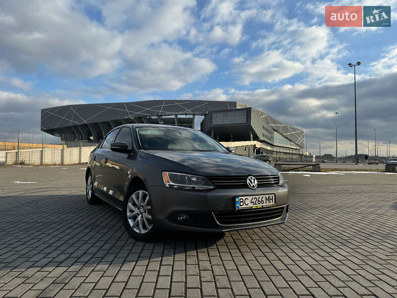 Volkswagen Jetta (2013)