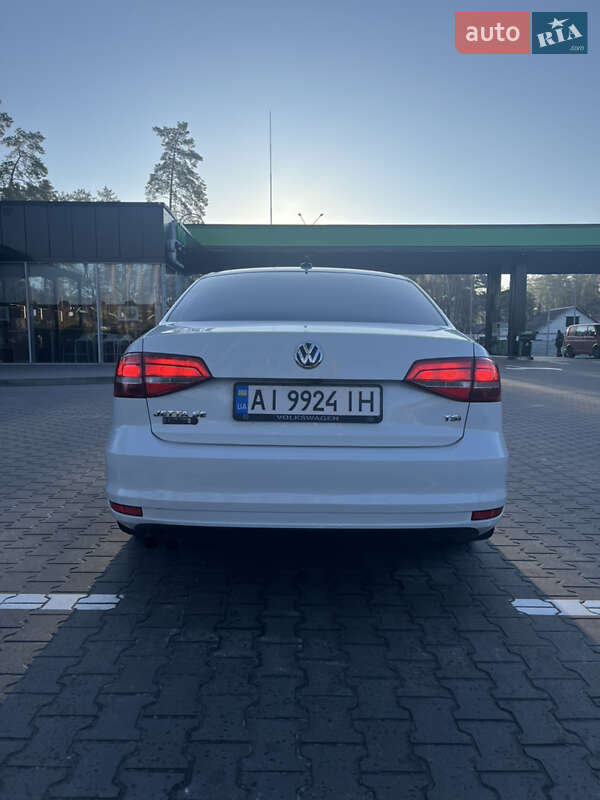 Volkswagen Jetta (2015)