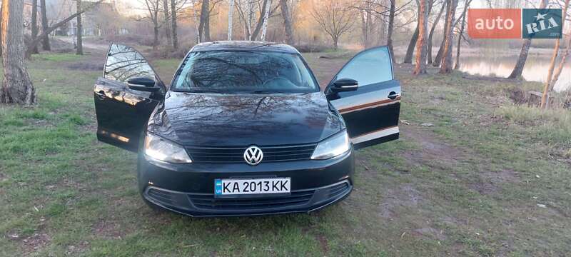 Volkswagen Jetta (2012)