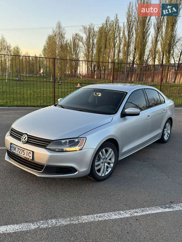 Volkswagen Jetta (2014)