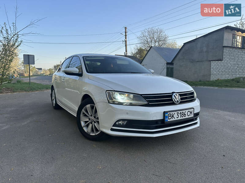 Volkswagen Jetta (2016)