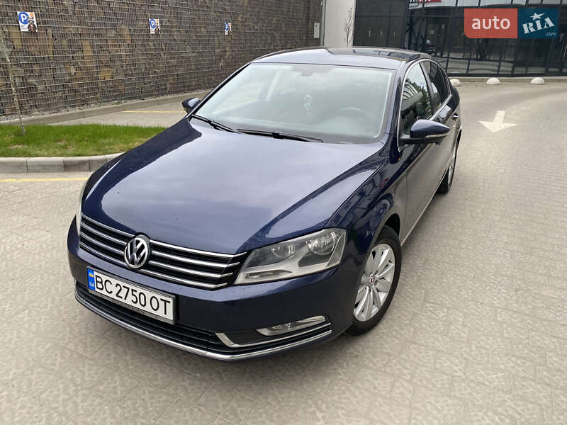 Volkswagen Passat (2010)