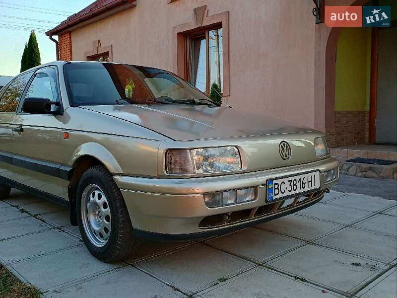 Volkswagen Passat (1988)