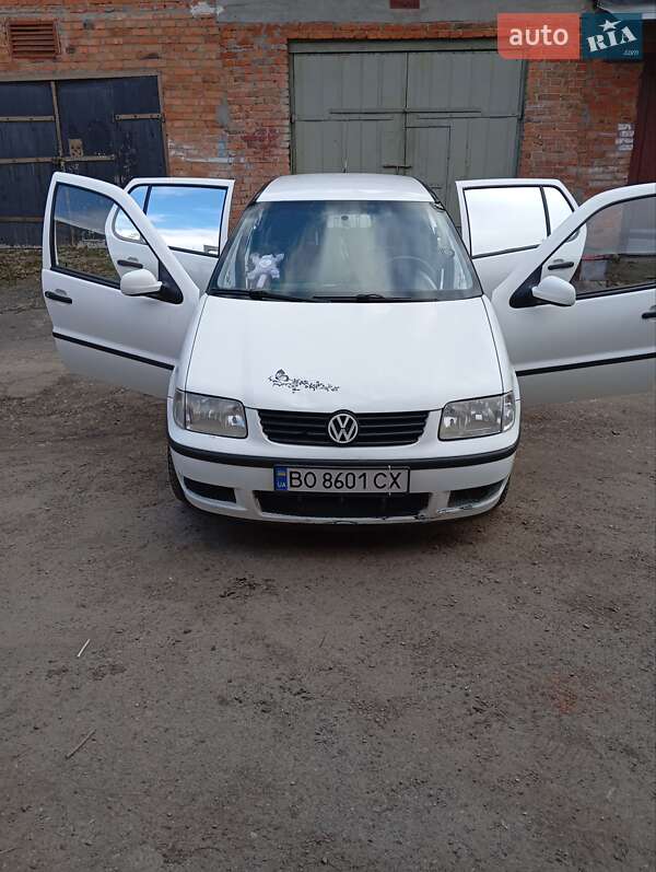 Volkswagen Polo (2000)