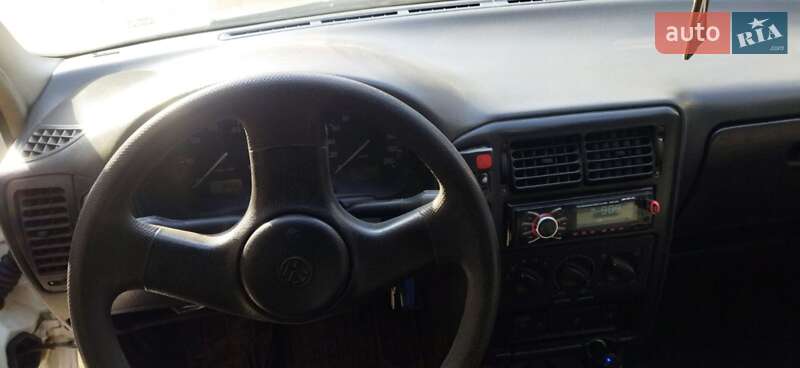 Volkswagen Polo (1999)