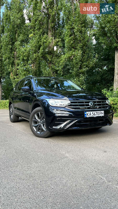 Volkswagen Tiguan (2023)