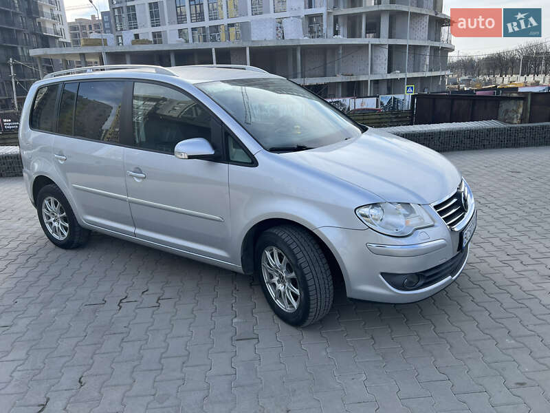 Volkswagen Touran (2009)