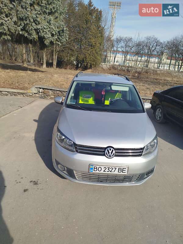 Volkswagen Touran (2012)