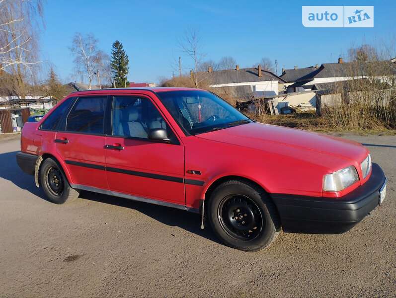 Volvo 440 (1994)