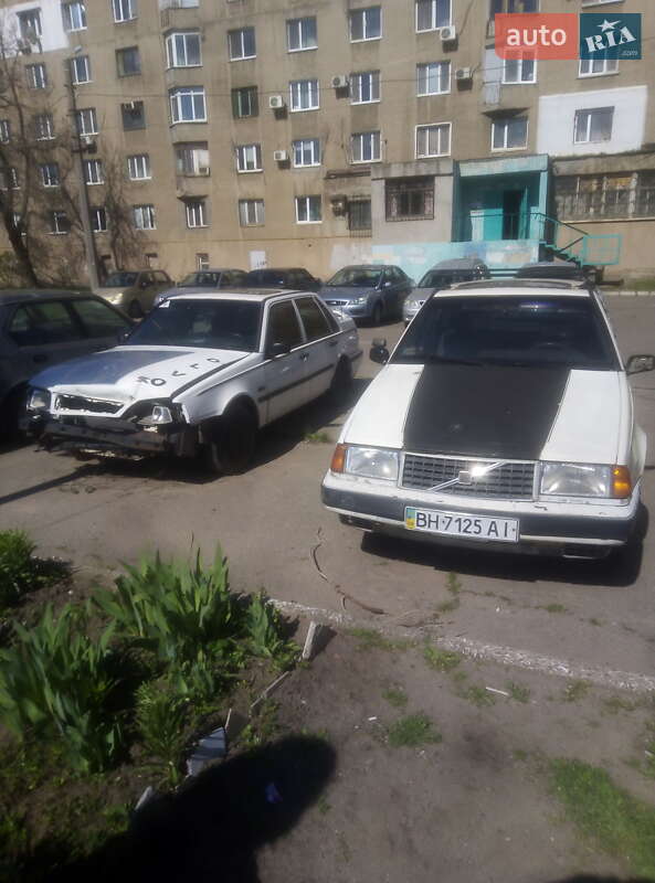 Volvo 440 (1993)