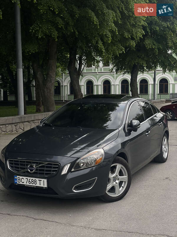 Volvo S60 (2010)