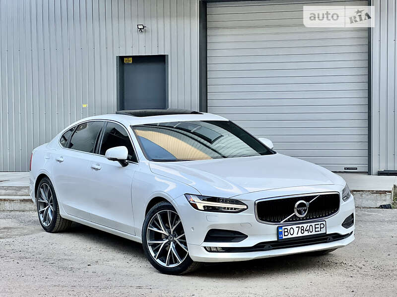 Volvo S90 (2017)