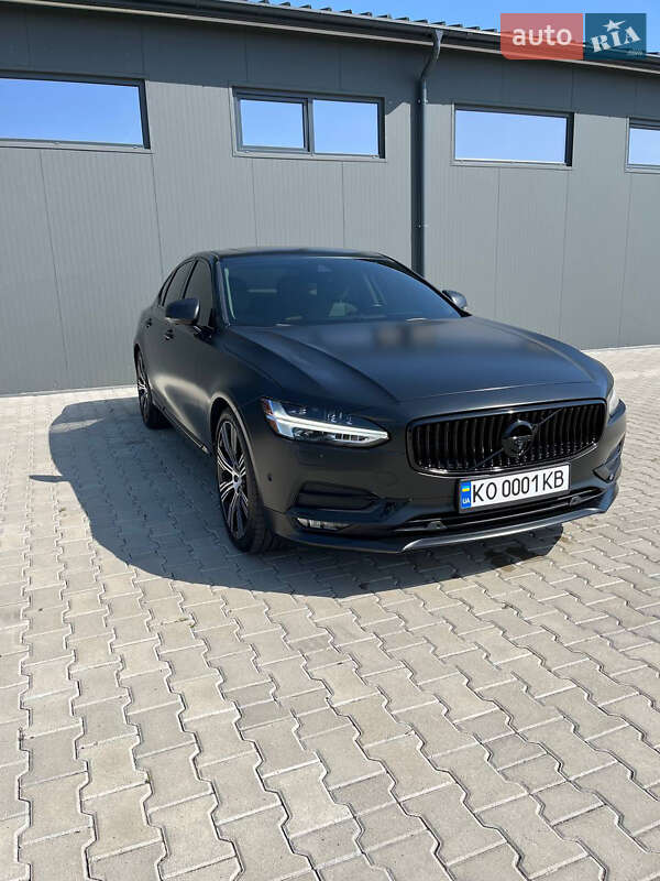 Volvo S90 (2016)