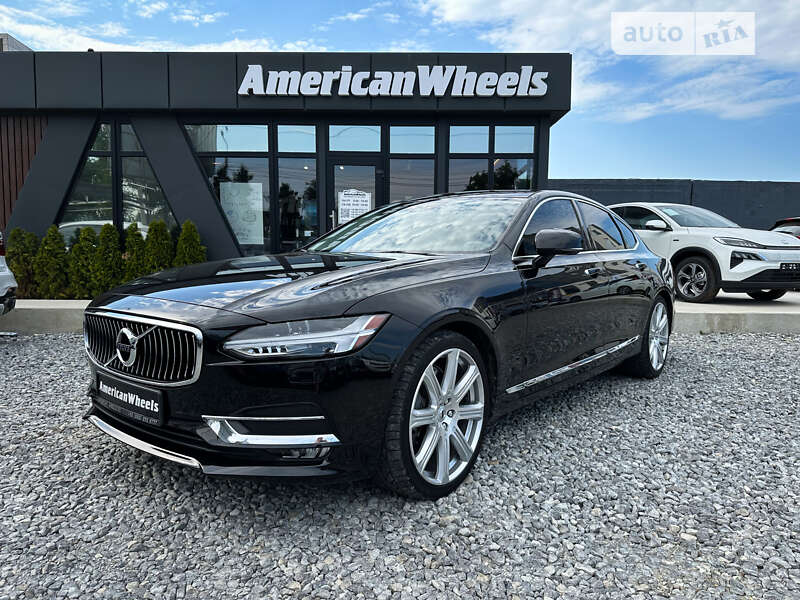 Volvo S90 (2017)
