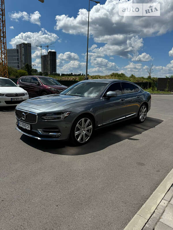 Volvo S90 (2016)