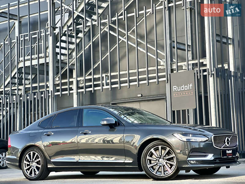 Volvo S90 (2016)