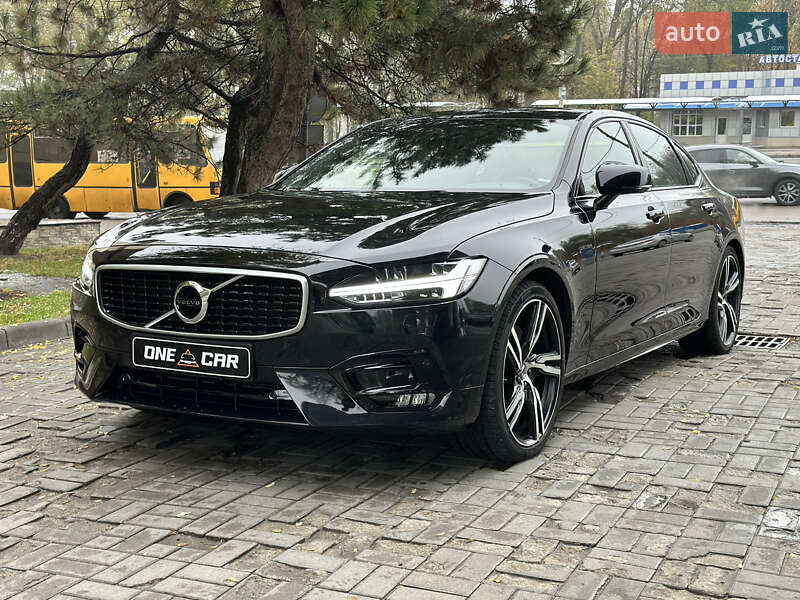 Volvo S90 (2019)