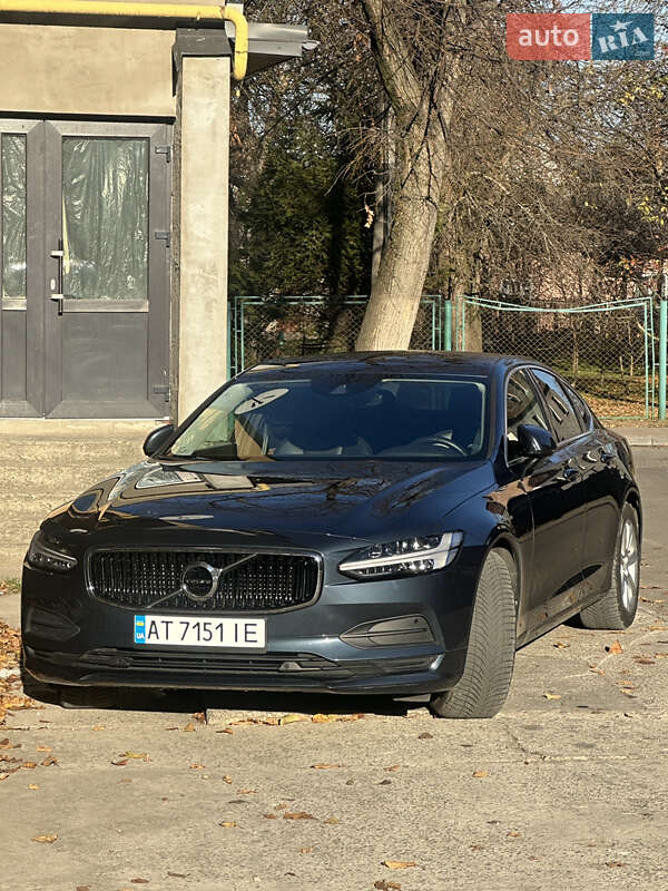 Volvo S90 (2017)