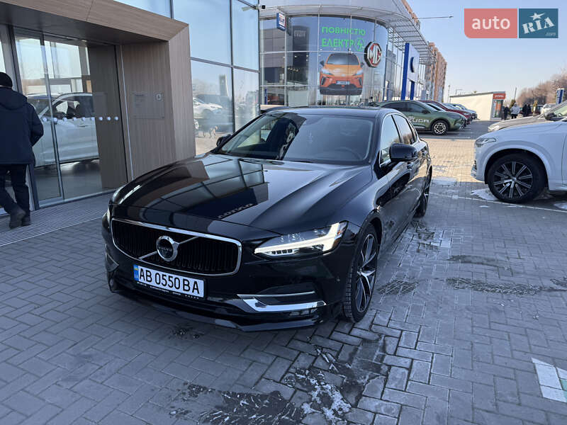 Volvo S90 (2018)