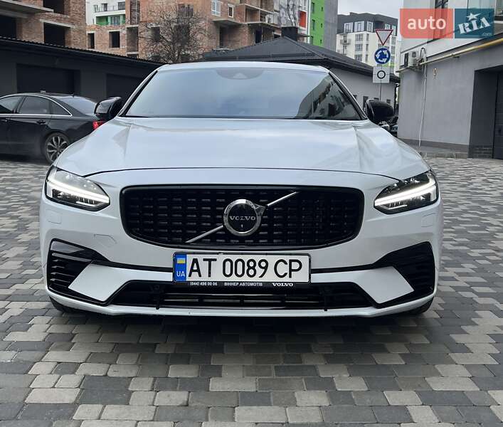 Volvo S90 (2017)