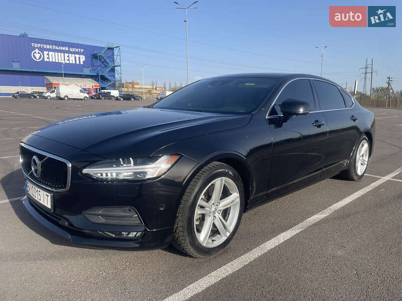 Volvo S90 (2017)