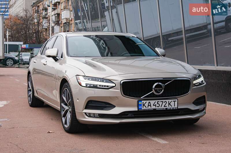 Volvo S90 (2017)