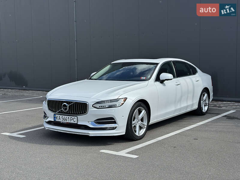 Volvo S90 (2017)