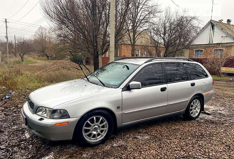 Volvo V40 (2004)