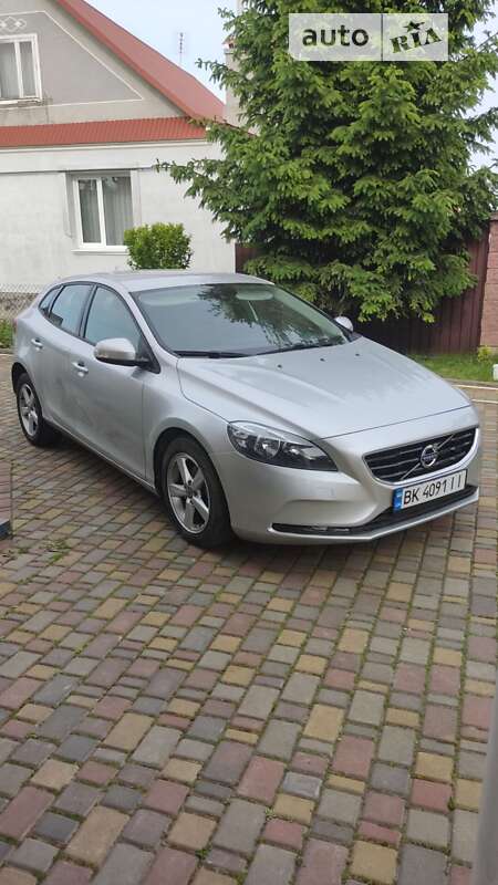 Volvo V40 (2015)