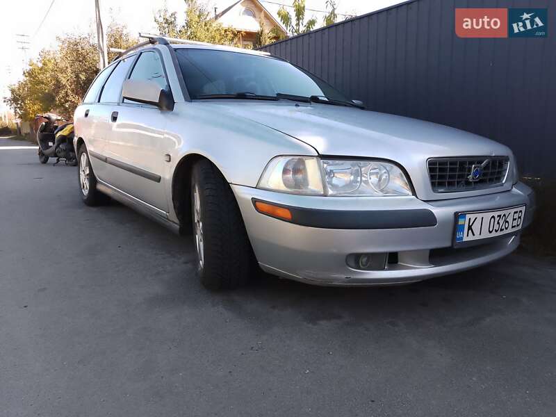 Volvo V40 (2003)