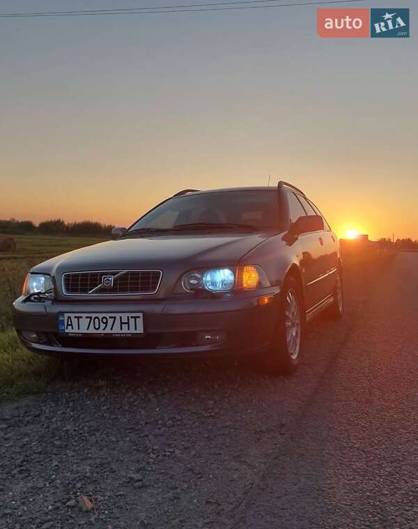 Volvo V40 (2004)