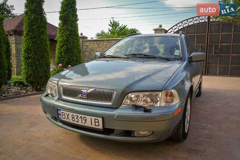Volvo V40 (2003)