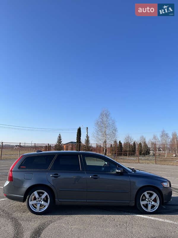 Volvo V50 (2008)