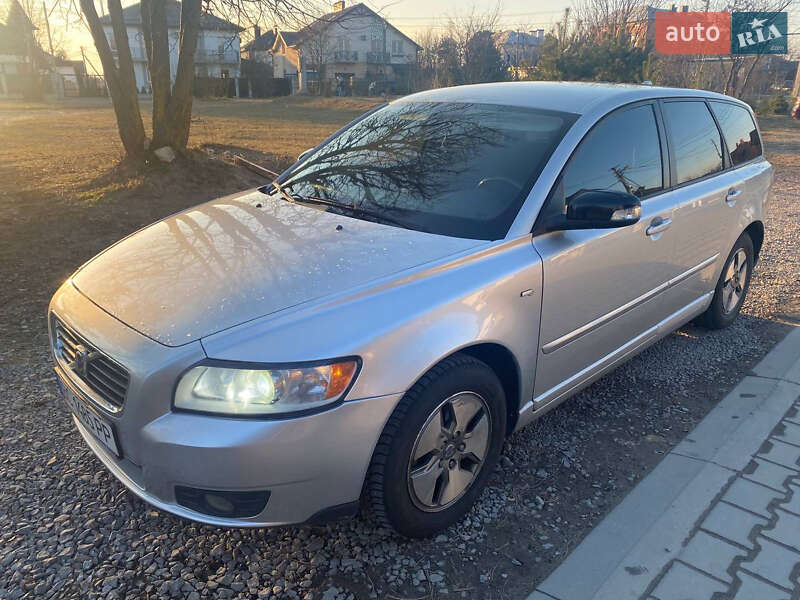 Volvo V50 (2009)