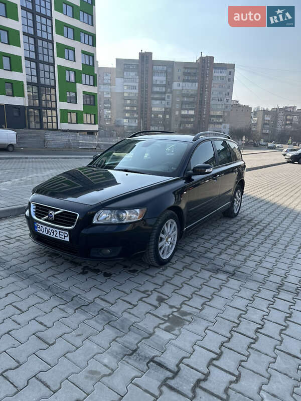 Volvo V50 (2009)
