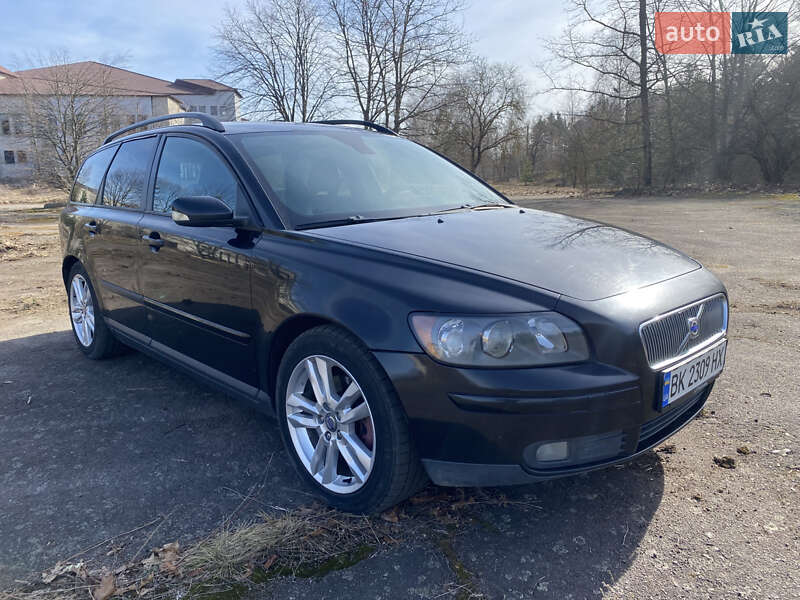 Volvo V50 (2004)
