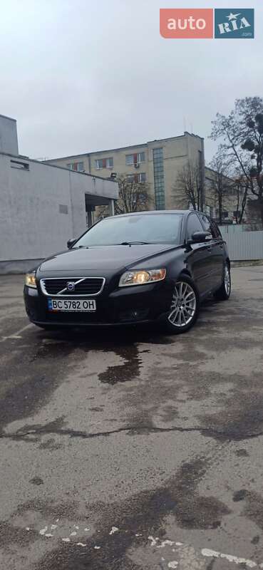 Volvo V50 (2009)