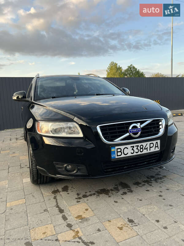 Volvo V50 (2010)