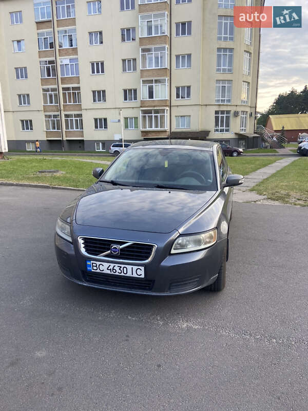 Volvo V50 (2008)