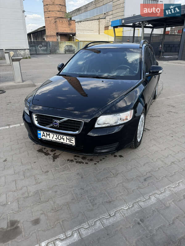 Volvo V50 (2010)