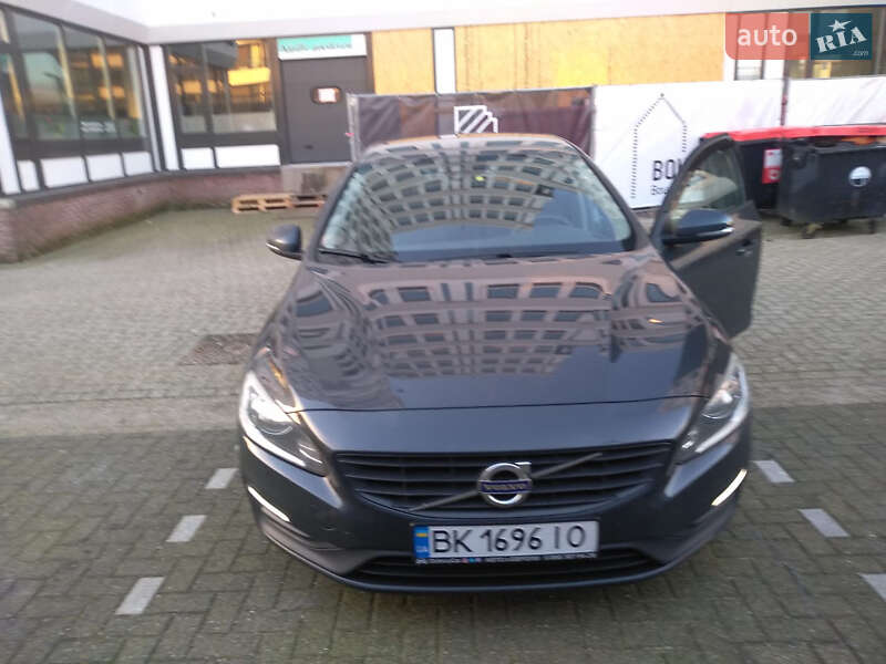 Volvo V60 (2017)