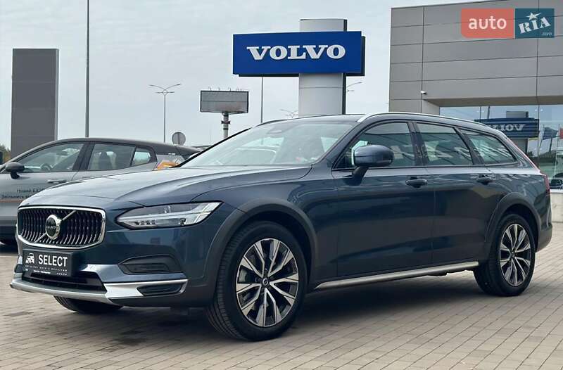 Volvo V90 cross country (2022)